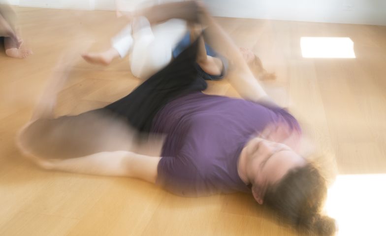 Bewusstheit durch Bewegung - Bewegungsentwicklung mit der Feldenkrais-Methode